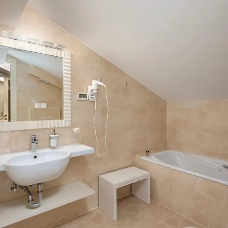 Oasi Pool & Spa - Happy Villa