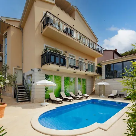 Villa Oasi Pool & Spa - Happy