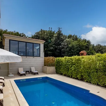 Oasi Pool & Spa - Happy Villa Pula