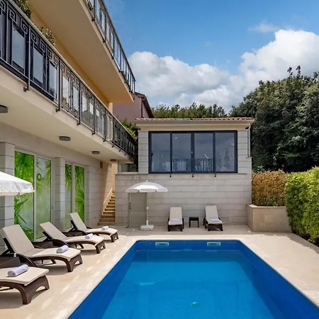 Oasi Pool & Spa - Happy Villa