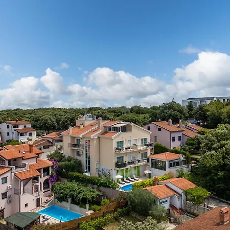 Oasi Pool & Spa - Happy Villa Pula